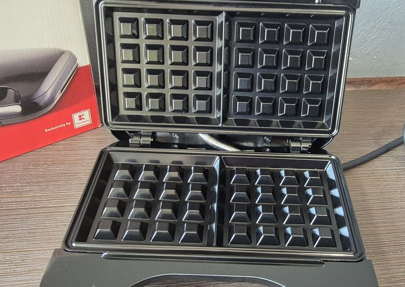 Gofrownica 750W Jak nowa NN-WM-01