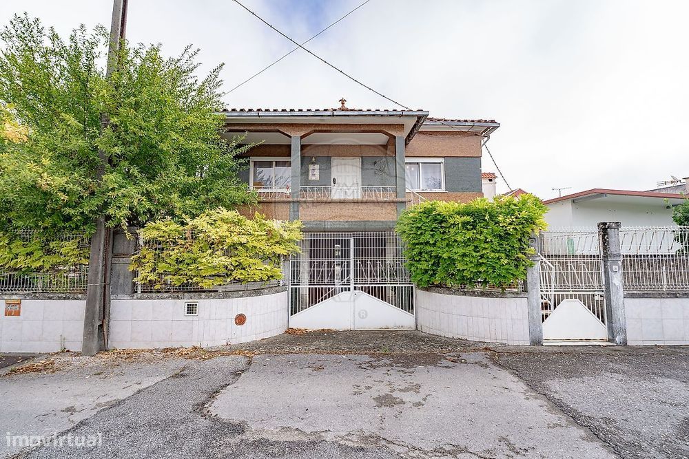 Moradia T5 para venda