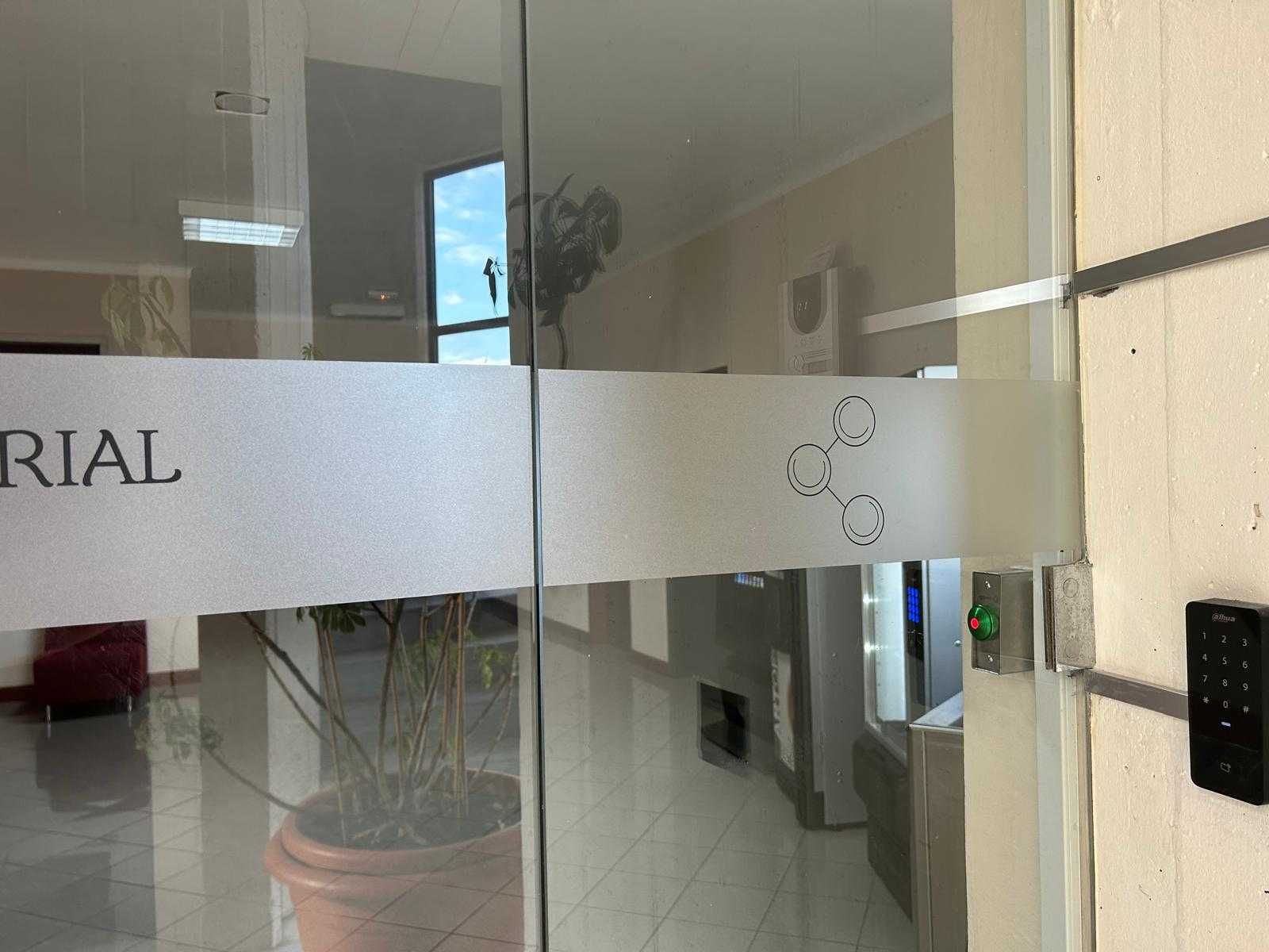 Escritórios em Centro Empresarial