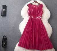 Нарядное бордовое платье, плиссированное, вышито бисером, с кружевом