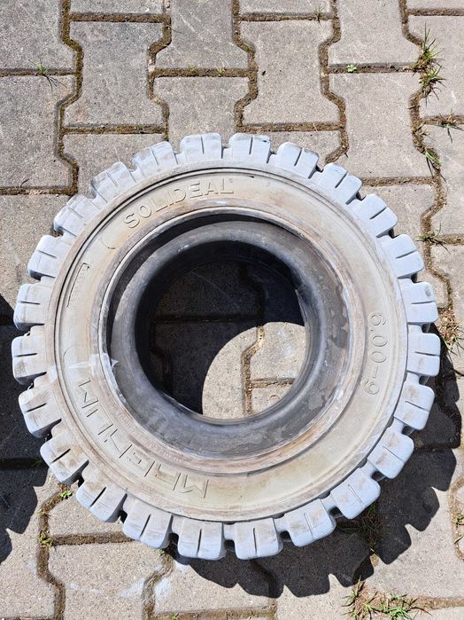 Opony pełne do wózka widłowego Solideal Magnum 6.00-9 NB - używane