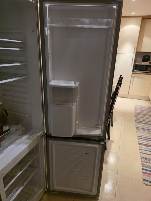 Frigorífico Jocel / Combinado com dispensador de água
