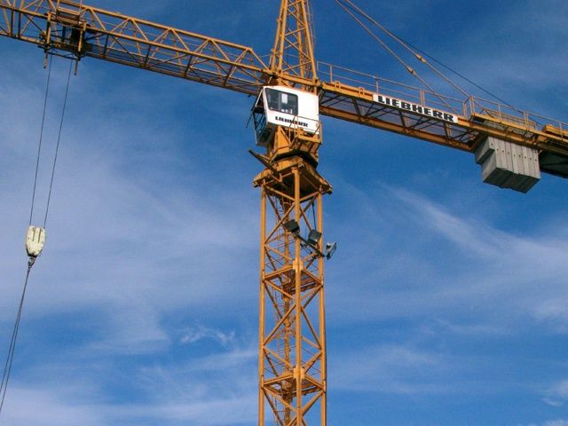 Оренда (rent) баштовий кран Liebherr 132