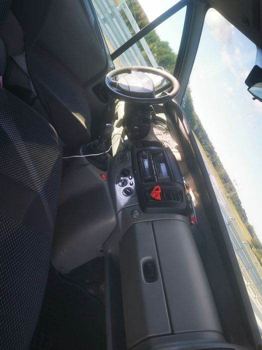 Nissan primastar 1.9 dci 9 osobowy hak niskie spalanie klimatyzacja