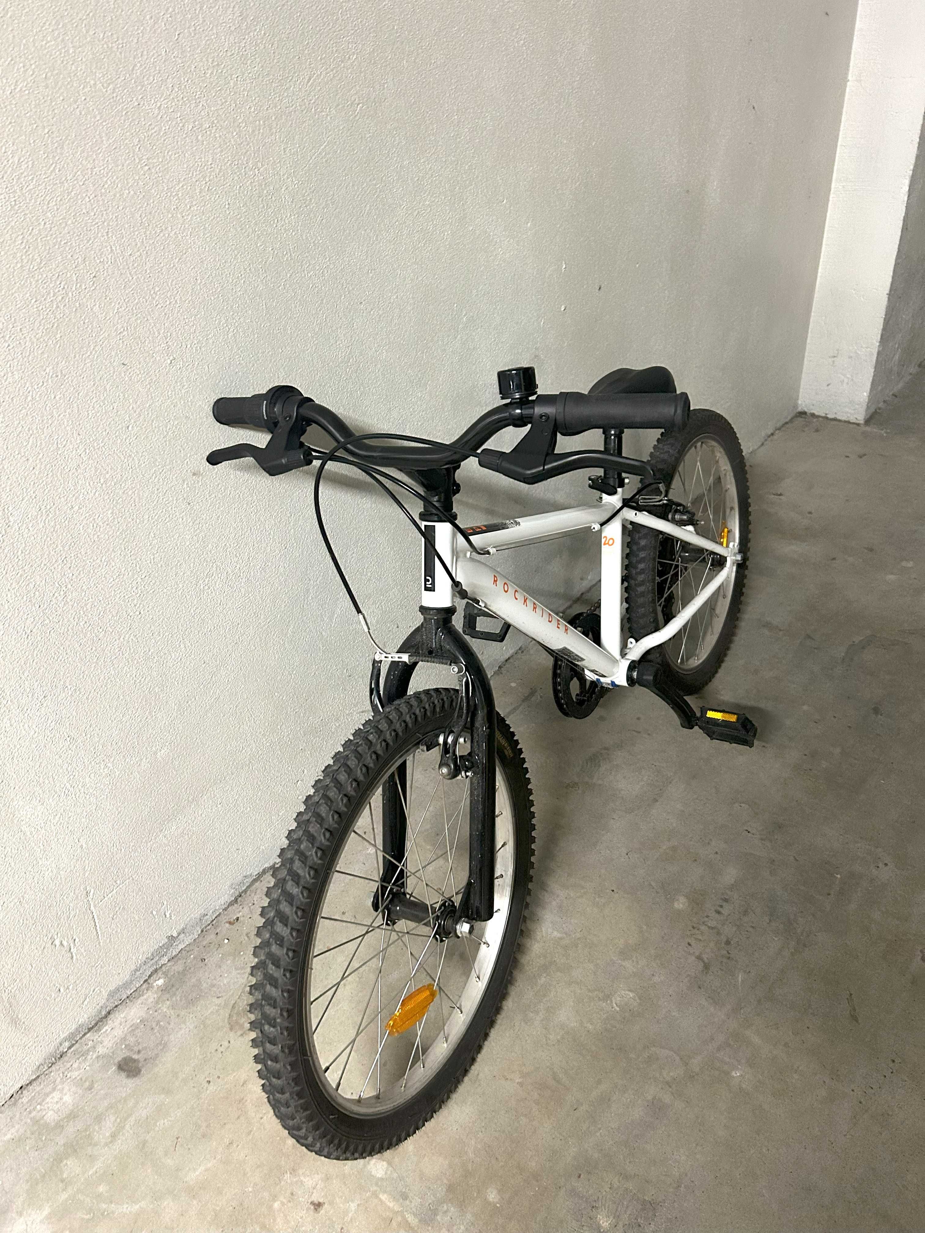Bicicleta BTT criança 20" 6-9 anos como nova