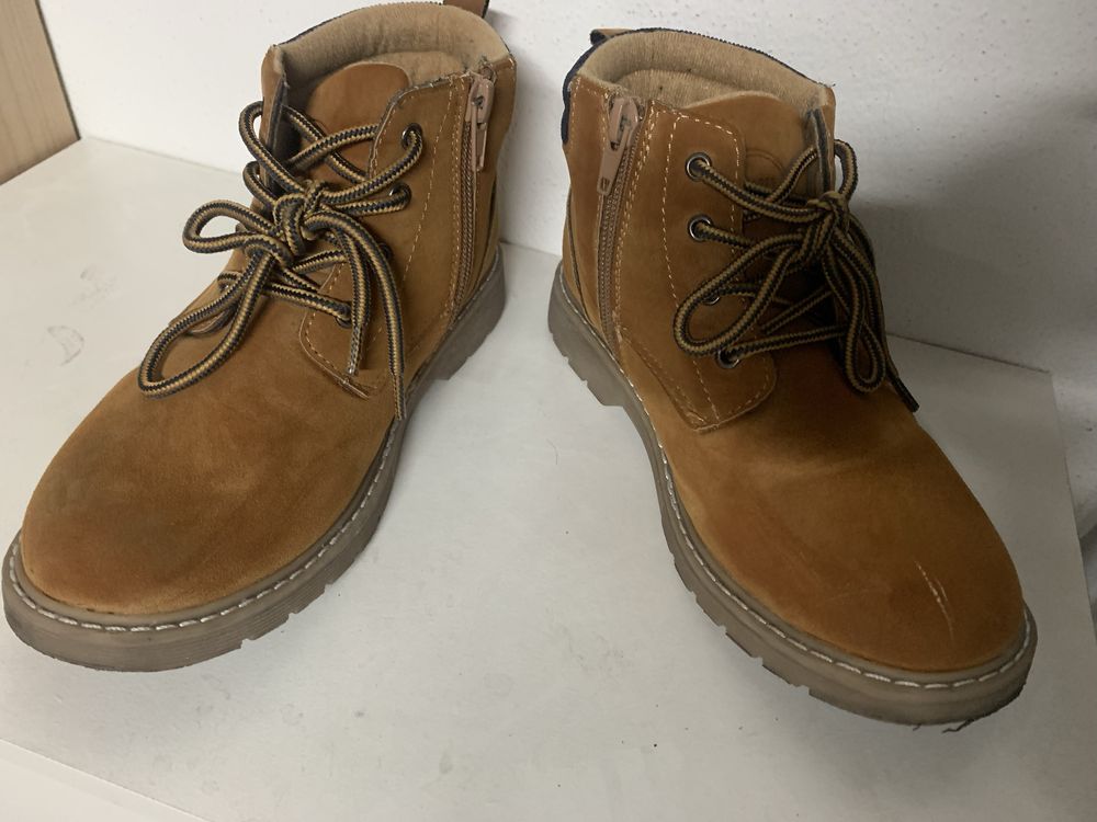 Botas de camurça tipo montanha menino camel Zippy