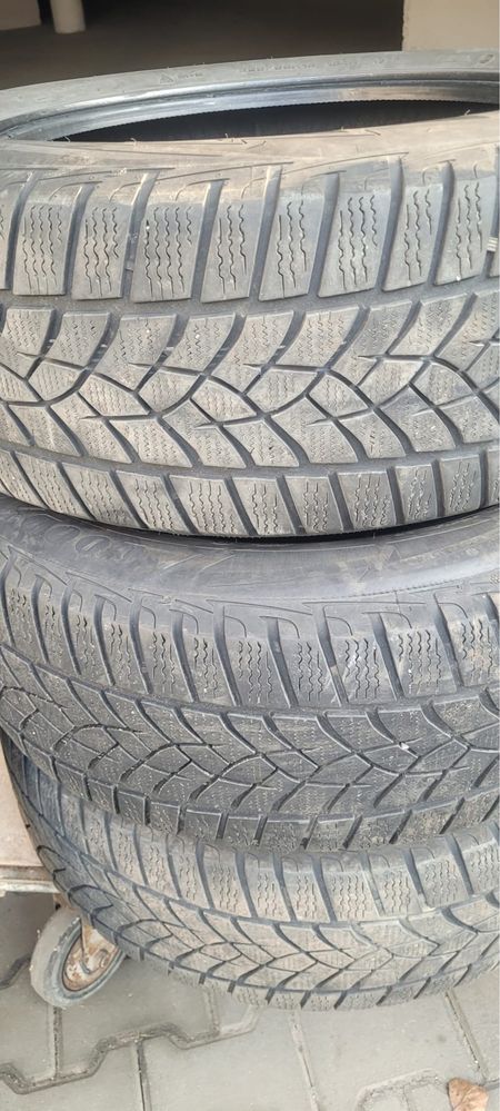 Opony zimowe 235/55R18 Goodyear UG