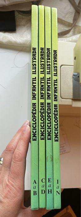 Livros infantis Enciclopedia Infantil Ilustrada