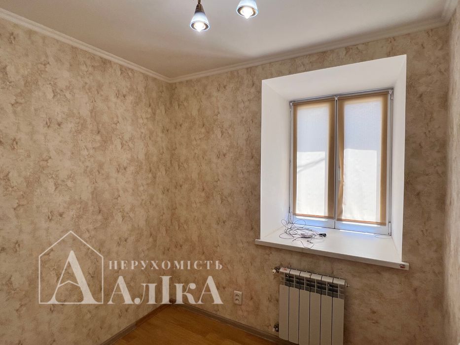 Продам квартиру з гаражем та времянкою в Старому місті