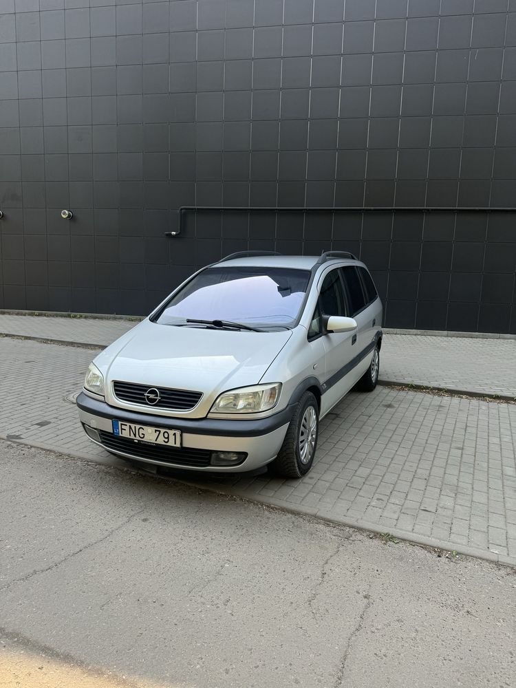 Opel Zafira 2,2d  7мест дизельный минивен рестайлинг