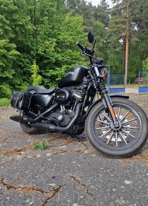 Harley-Davidson Sportster Iron 883