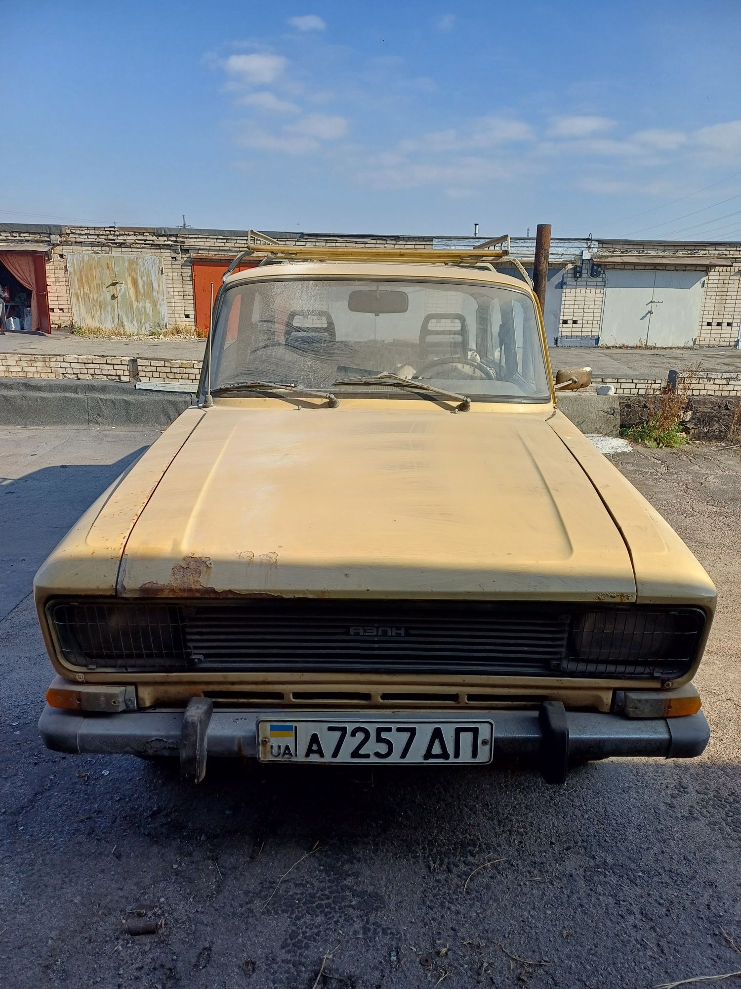 Автомобіль Москвич 2140
