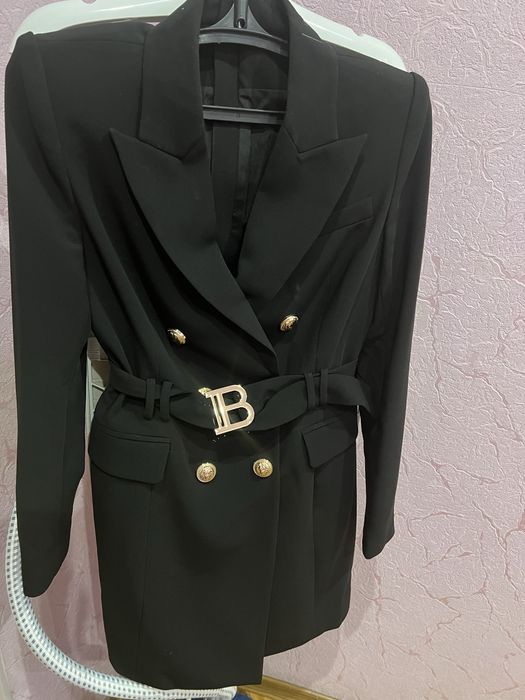 Твря ідеальна сукня Balmain