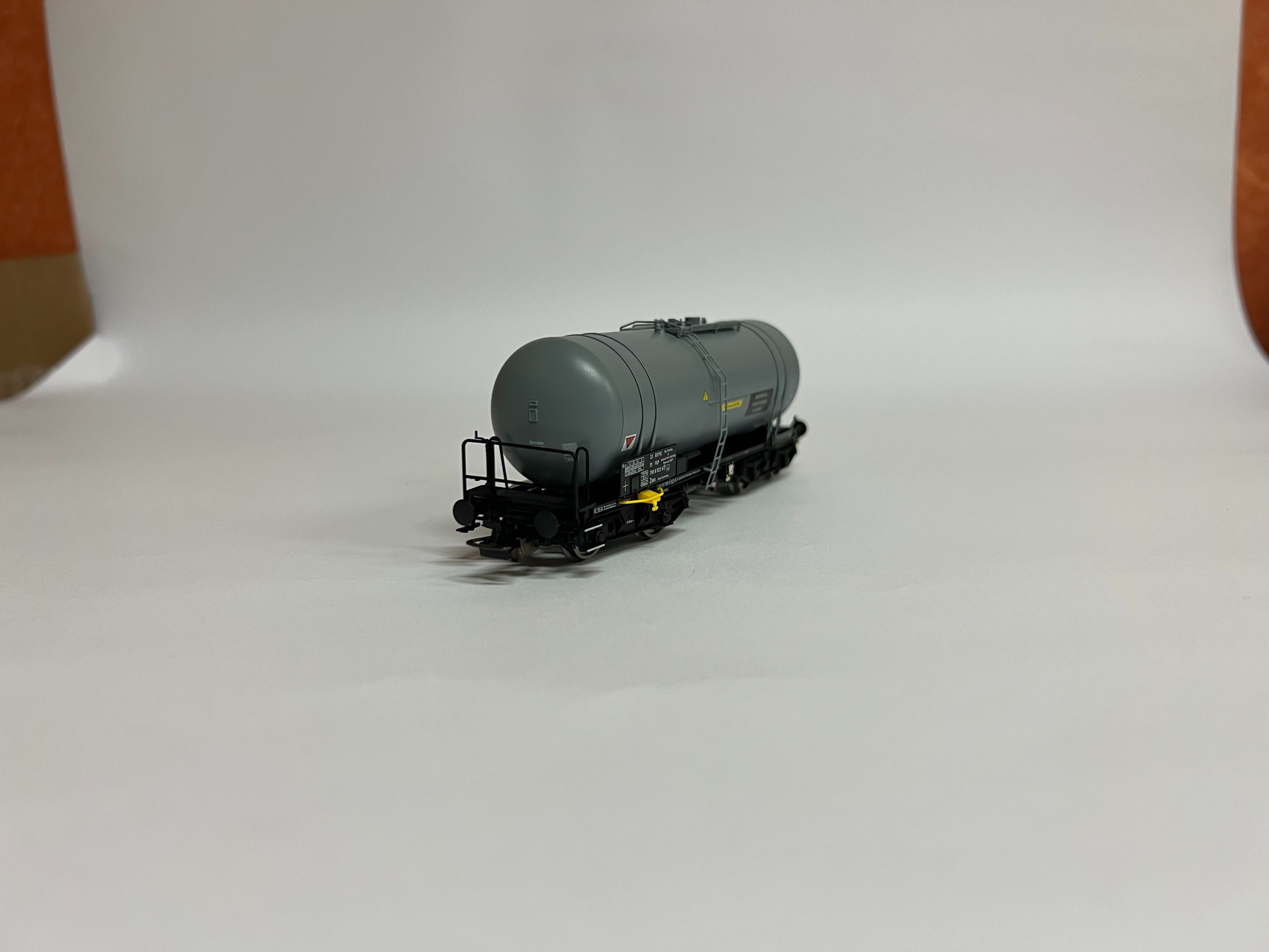 Wagon towarowy cysterna Zaes Baltkolor S.A. PKP, PIKO 58452
