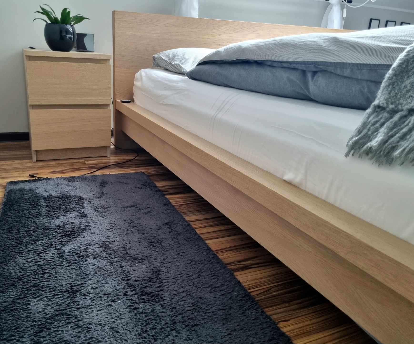 Rama łóżka i komoda Ikea Malm kolor buk