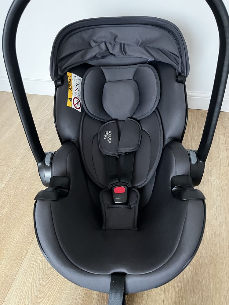 Fotelik z bazą Britax Romer Baby Safe Pro
