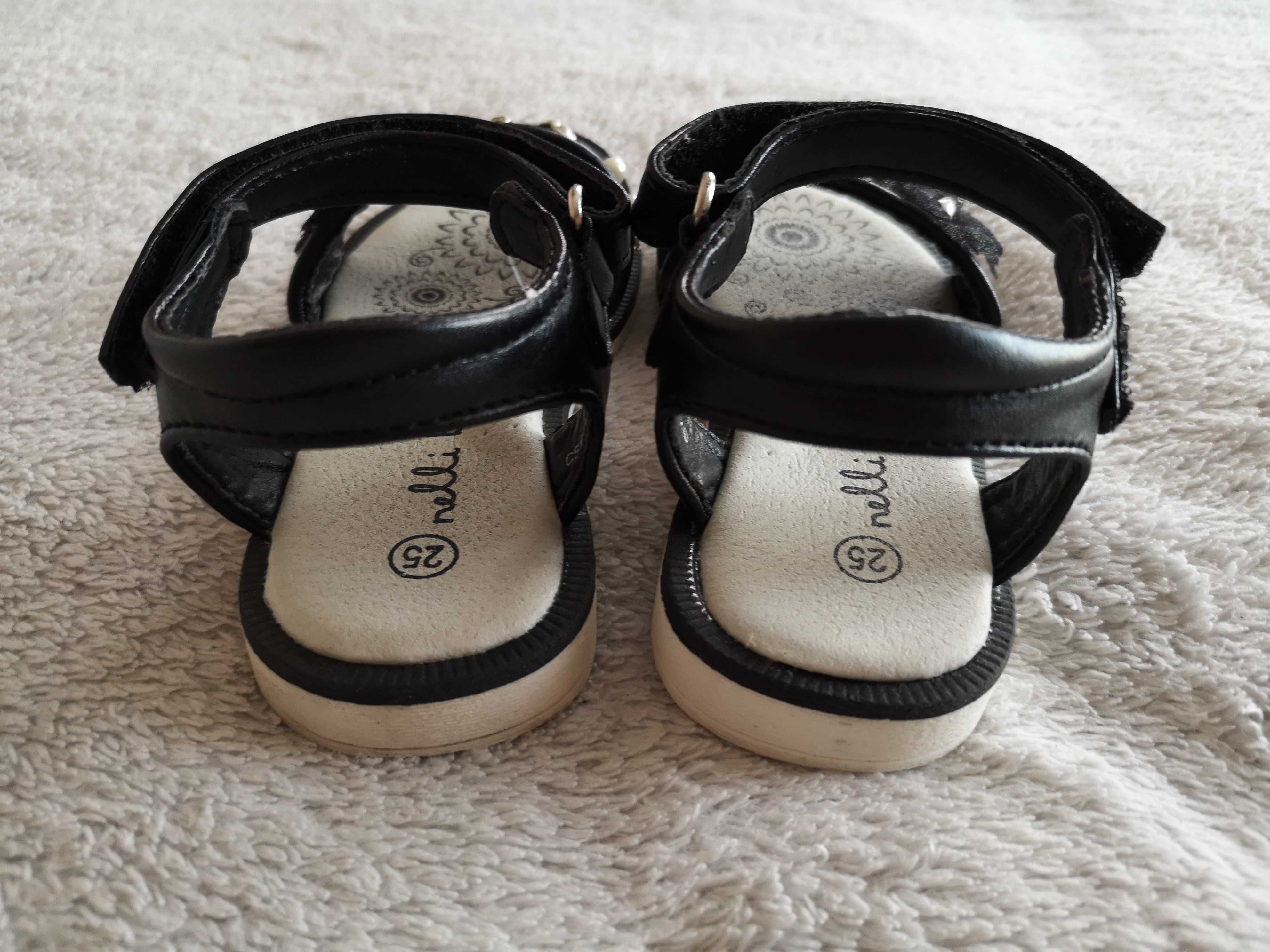 Nowe czarne eleganckie błyszczące buty sandały Nelli Blu 25