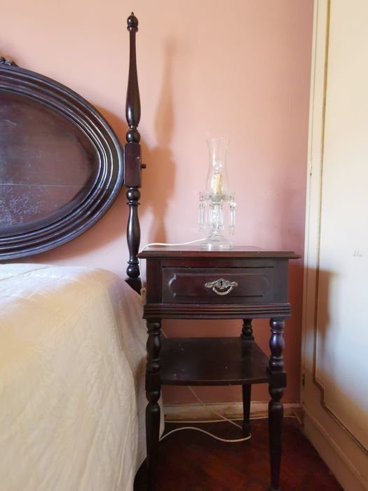Cama de casal de madeira maciça