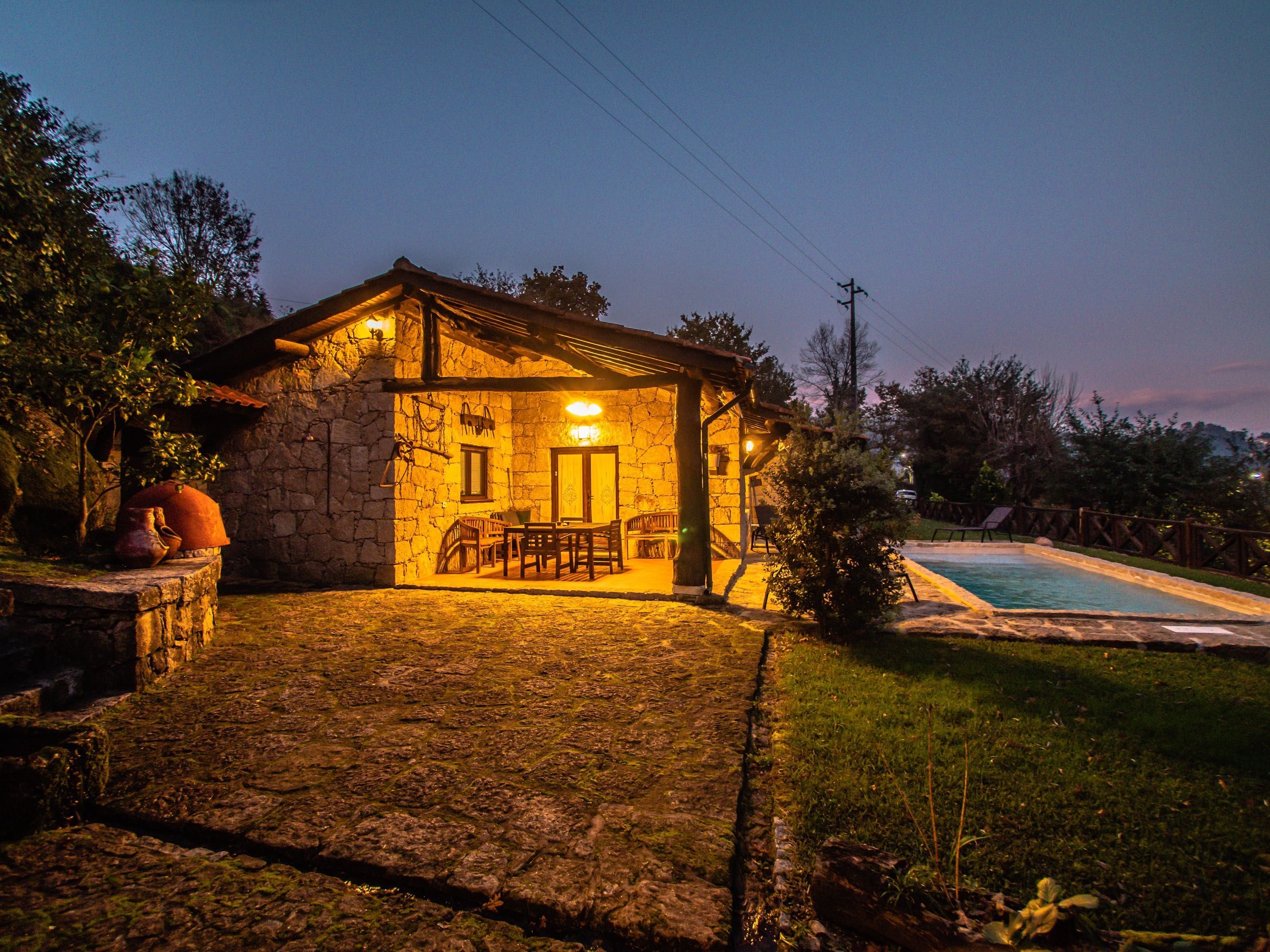 Casa de férias no coração do Gerês - piscina e vista sobre o rio