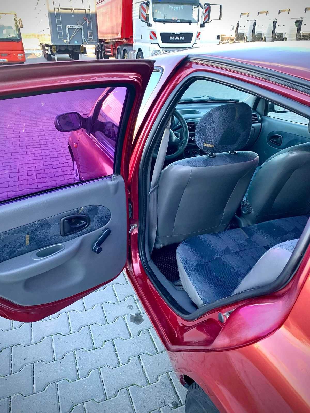 Продам Renault Clio 2002