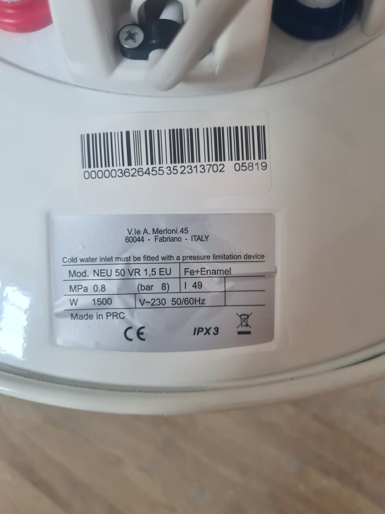 Bojler50l.Wanna140x70.Wc wolnostojace.