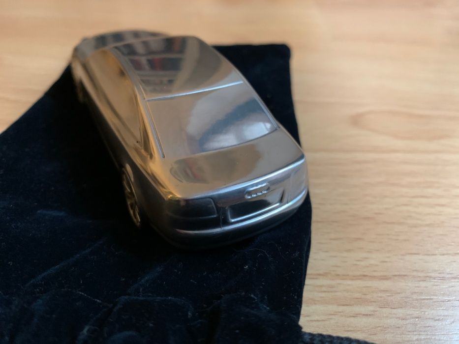 AUDI A8 em alumínio/metal, escala 1:43 RARO Limited Edition