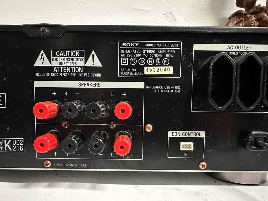 Wzmacniacz Sony TA-F 561 R. Made in Japan.