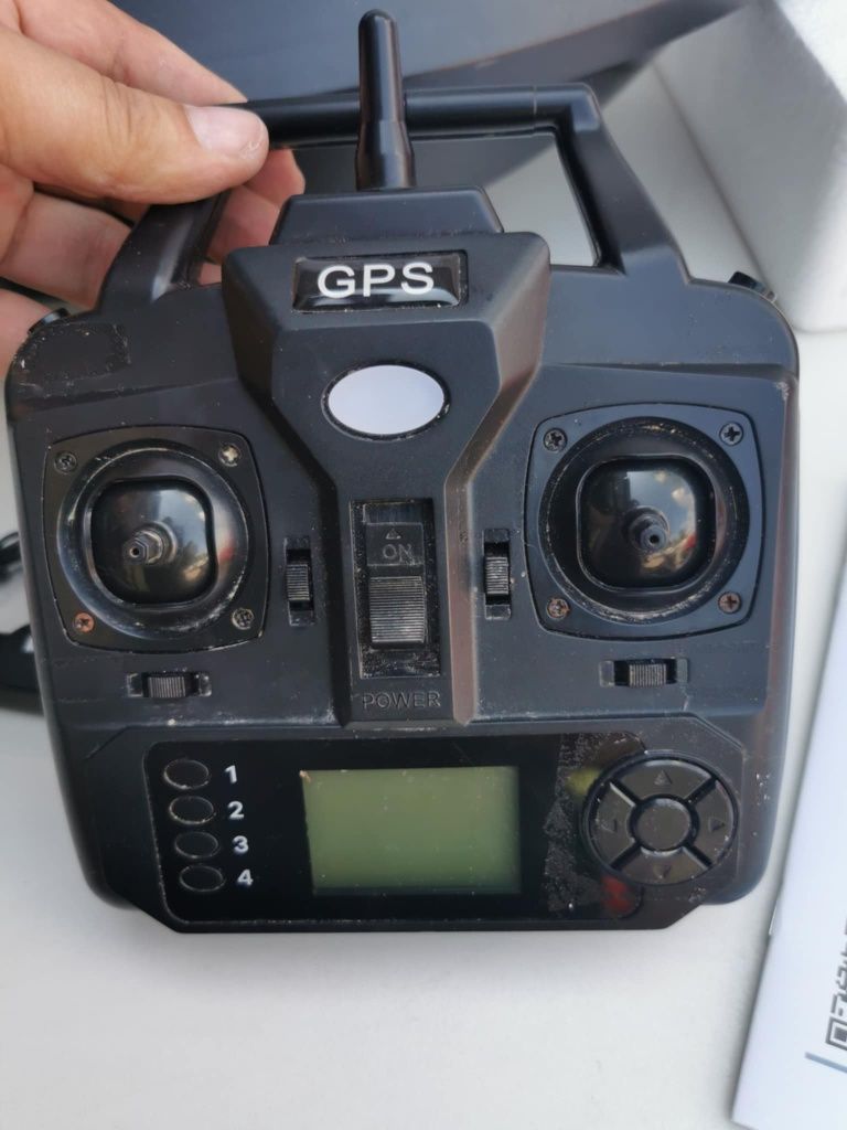 Łódka Zanotowa GPS 500M Led 2KG Podwójny Silnik