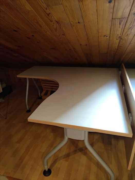 Secretárias em ótimo estado