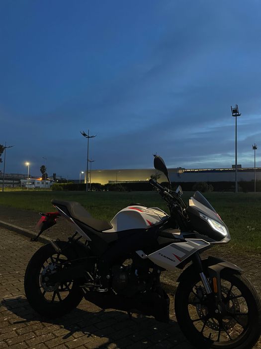 Aprilia Tuono 125