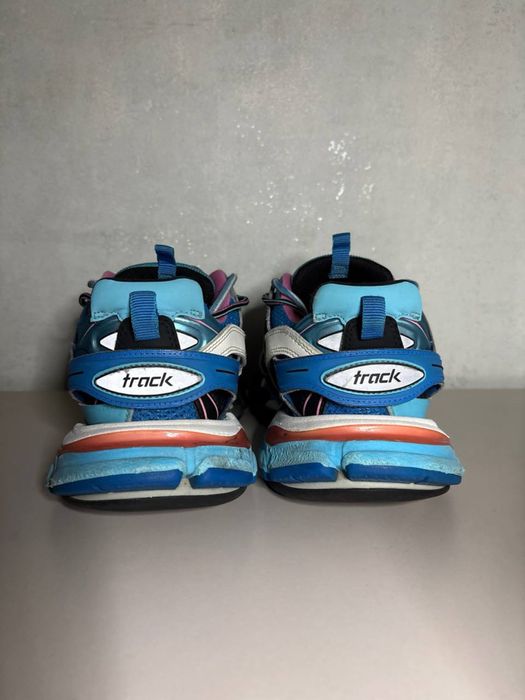 Balenciaga track 1