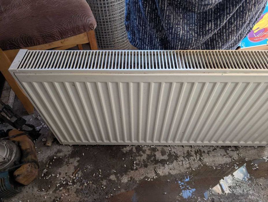 Продам батарею металическую