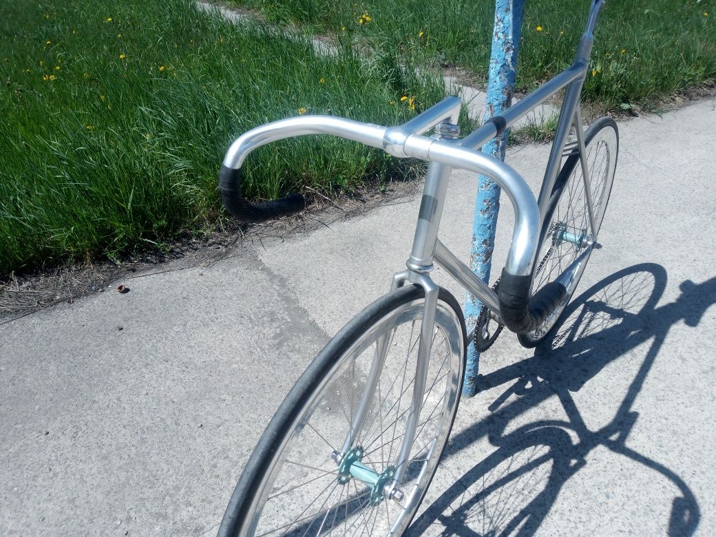 Продам эксклюзивный трековый велосипед , fixed gear