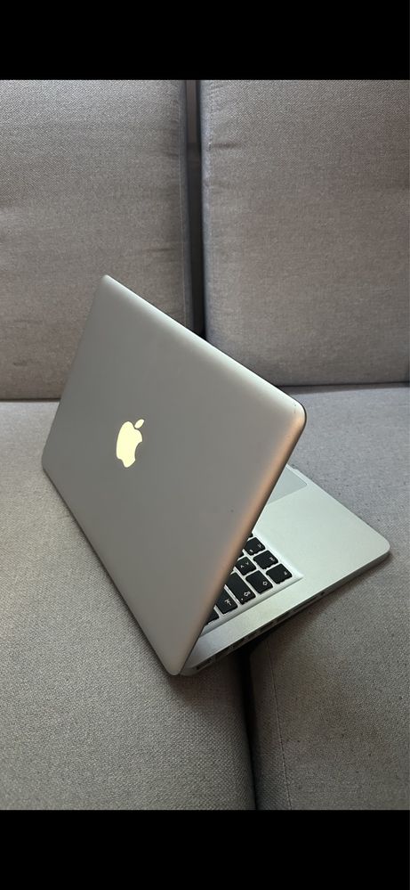 Laptop Macbook Apple - super stan - 100% sprawny