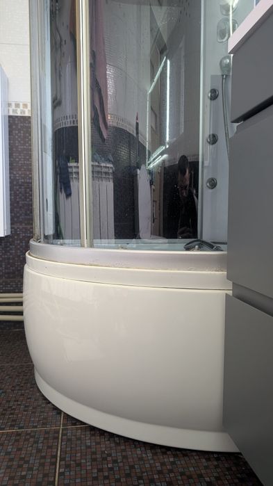 Душова кабіна. Нормальний стан, все працює