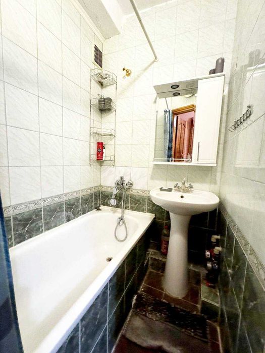 Здається 2-кімнатна КВАРТИРА 50 кв.м по вул. Василя Тютюнника 47