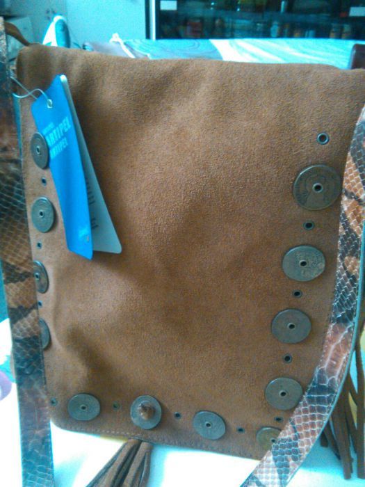 Vendo mala nova em pele por 60€