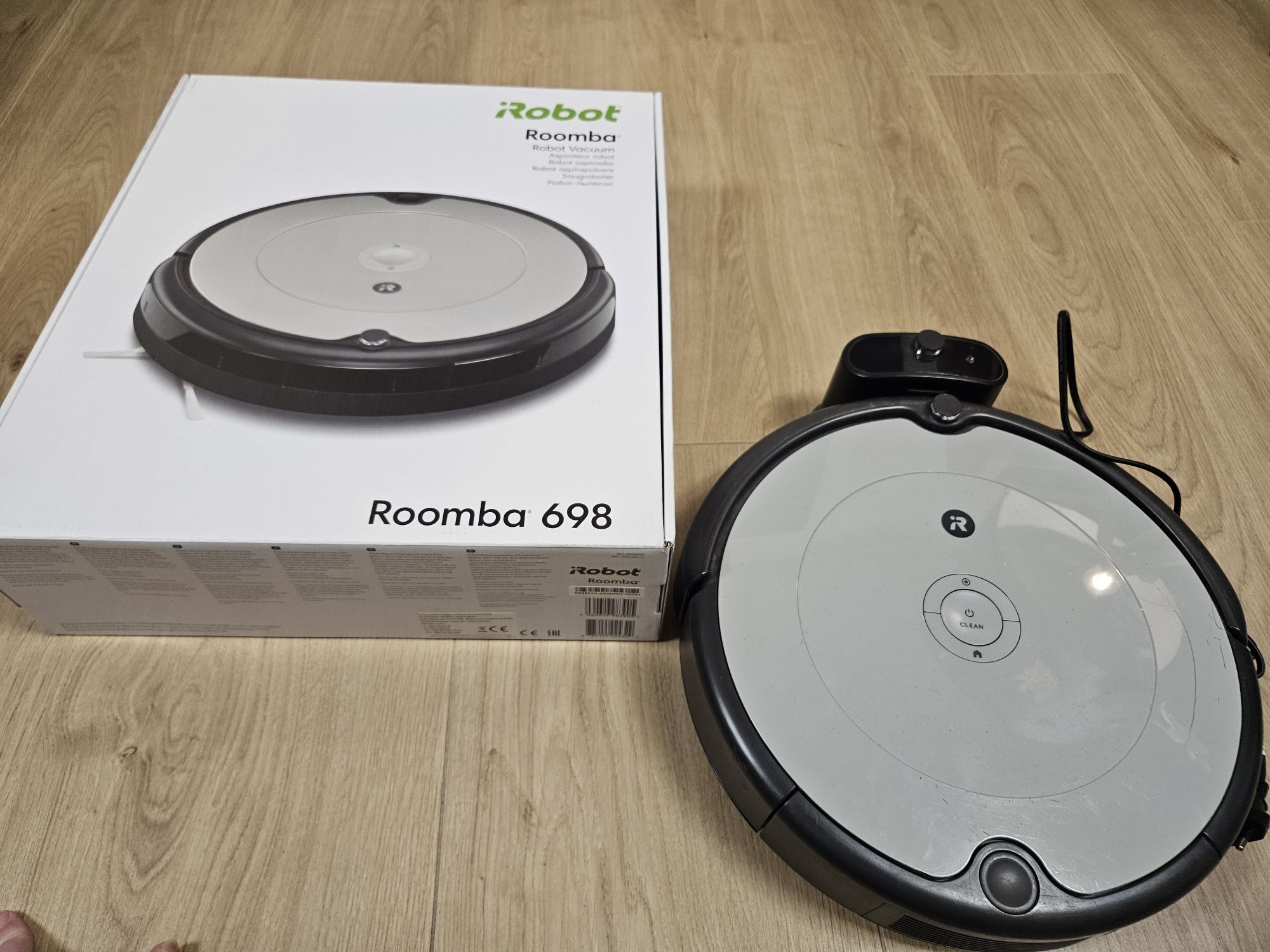 Robot odkurzający odkurzacz Roomba IRobot 698 model 17070