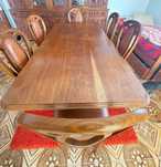 Mesa de jantar com 6 cadeiras em madeira