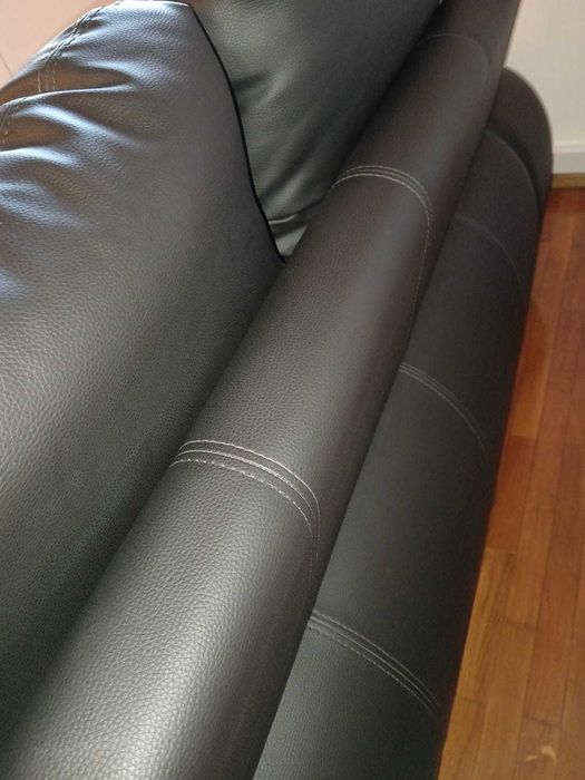 Sofá Pele Preto 2 + 2 Lugares Impecável, Como Novo, Pouco Usado 180cm