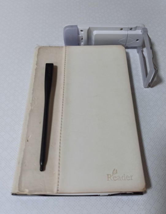 E-book Sony + flashlight + top books fb2