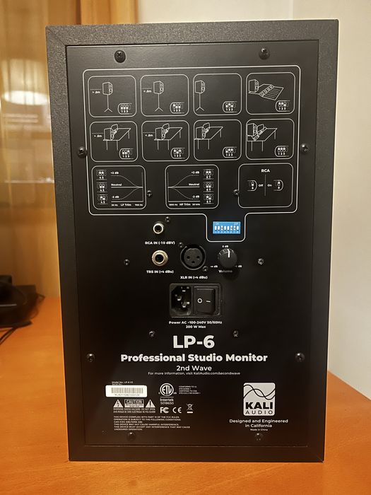 Par de monitores Kali Audio Lp-6 2nd Wave