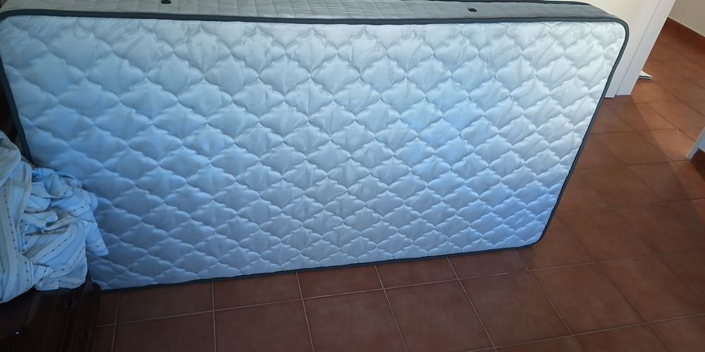 Quarto completo com duas camasindividuais para duas crianças ou hósped