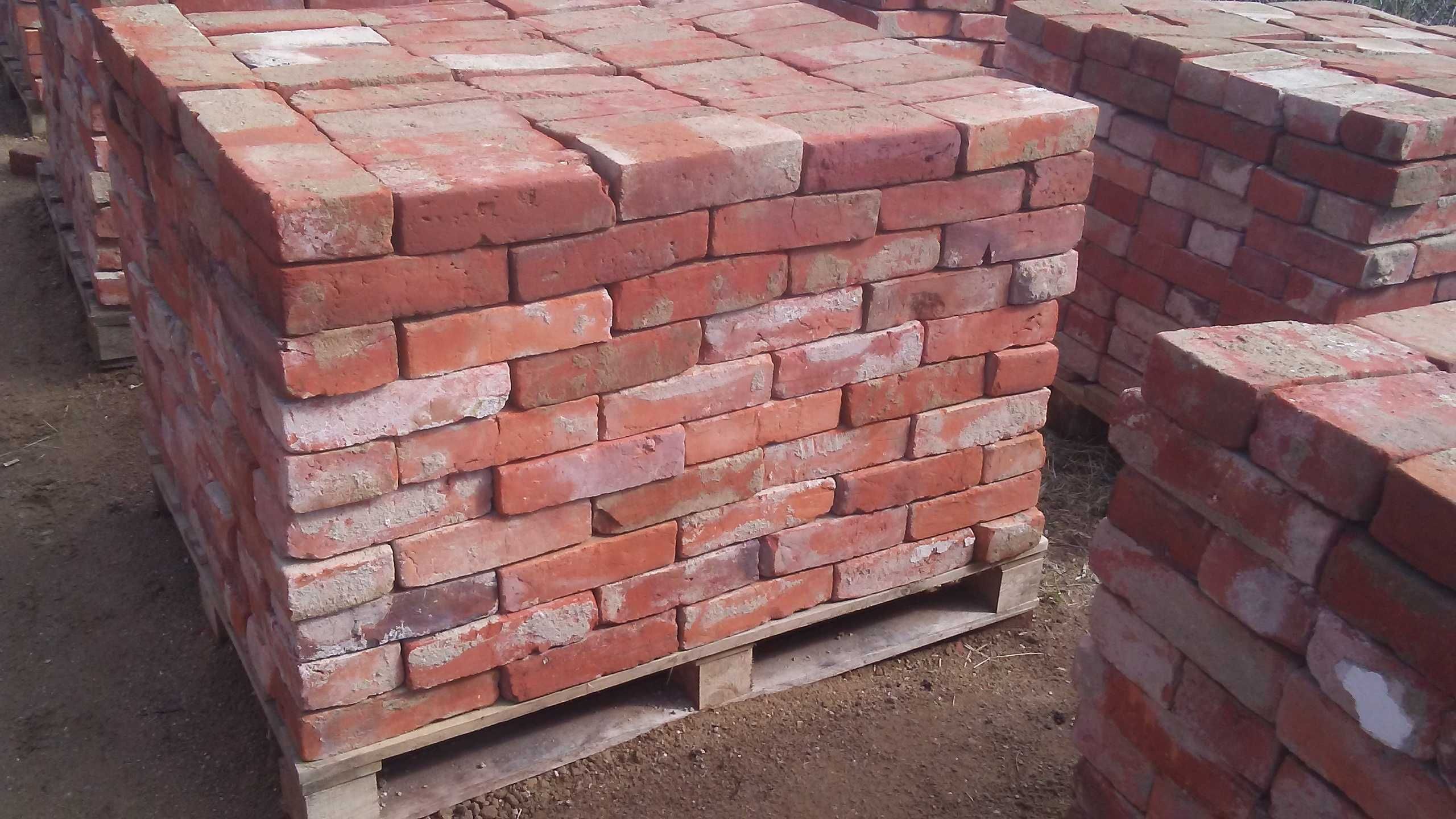 Stara cegła z rozbiórki poniemiecka loft , wędzarnia elewacja