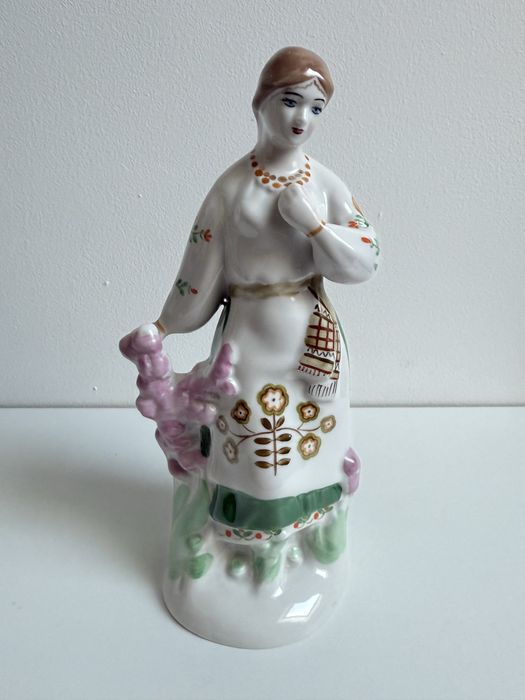 Figurka porcelana Połonne dziewczyna 1