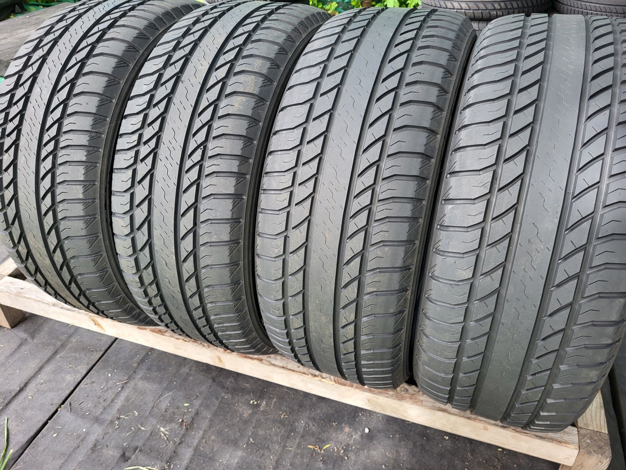 Продам комплект летних шин "Bridgestone Ecopia 235/55 R17 103H"