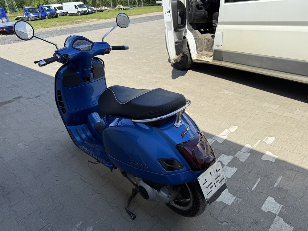 Vespa 300 GTS Super Stan