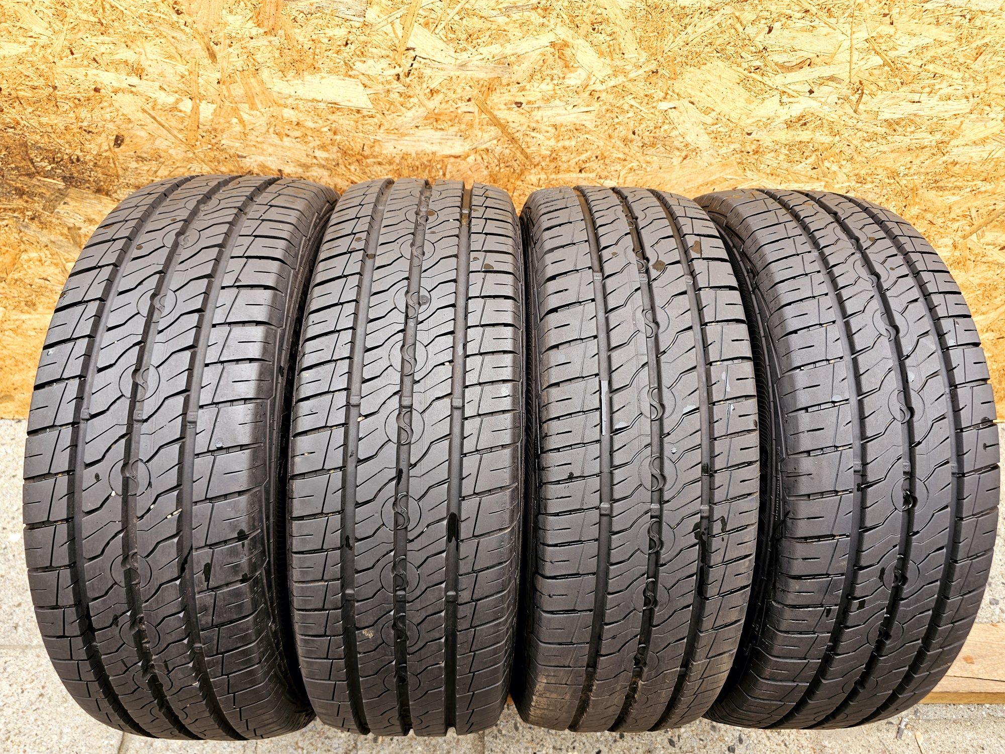 Idealne!!  2022rok!!  215/65 r16C Semperit Van-Life 2.  9mm