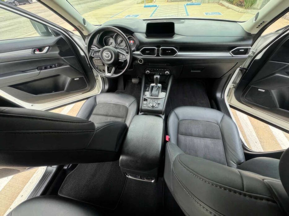 Mazda CX-5 Touring      2020