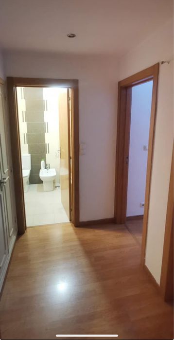 Quarto Solarengo com casa de banho privada em Paco de Arcos